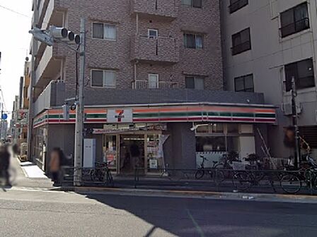店も広く品揃えも豊富です。
