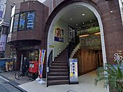 郵便窓口、貯金窓口、保険窓口、ATMの取り扱いがあります。