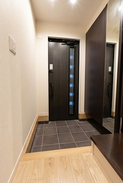玄関を拡大表示