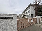 昭島市立田中小学校まで600m 徒歩8分。1979年に開校された小学校。「出会いを大切にする精神」を開校当初から大切にされています。