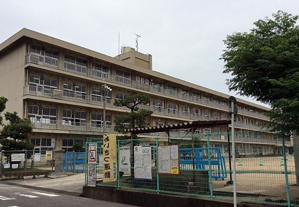 画像14:【小学校】福山市立多治米小学校まで782ｍ