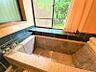 その他：【bathtub】豪勢な石風呂でゆったりお寛ぎいただけます。