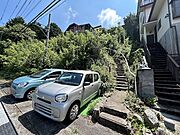 【カースペース】並列で2台置けます。