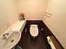 その他：トイレは手洗い場付きで広々しています。