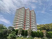 【レジデンス】熱海市紅葉ガ丘町に建つ16階建てのリゾートレジデンス。