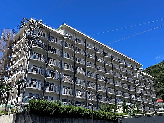 マンション外観...