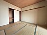 その他：和室は8帖あり、大人でも3人程度ならこちらで就寝できそうです。