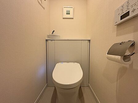 お手洗いには手洗い場もございます。