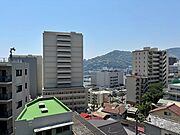 【眺望】お部屋からは自然豊かな熱海の街並みをご覧いただけます。
