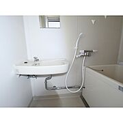 建物内の同仕様の部屋の写真となります。