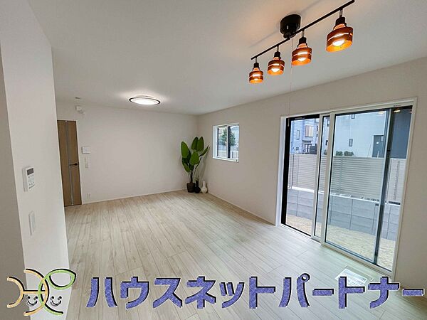 リビング/ダイニングを拡大表示
