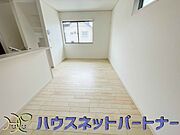 整然とした空間演出、快適な理想の暮らしの実現は家のみの拘りではなく、そこで暮らす方々にとって素敵な環境であることも挙げられると思います。四季折々の変化が奏でる鼓動を楽しんで下さい。