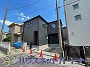 前面道路の日当たりの良い明るいお家。