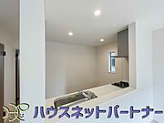 カウンターがあると配膳が楽なことがメリットの一つ。後片付けをするときも、ダイニングテーブルからあまり動かずに流し台へ運ぶことができるので便利です♪