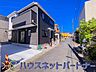 外観：前面道路の日当たりの良い明るいお家。