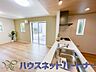室内：家族の様子を見ながらキッチンでお料理。一日の出来事を会話しながらの家事は嬉しいコミュニケーション。