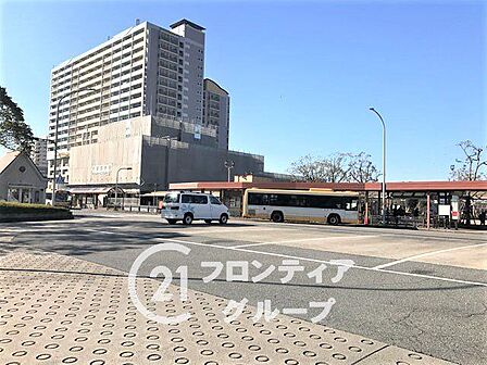 学園都市駅(神戸地下鉄 西神延伸線) 徒歩12分。 910m