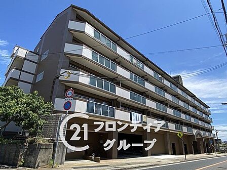 5階建てマンションの4階部分のお部屋です