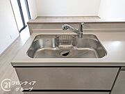 お鍋もスッポリ入るシンク！家事がはかどりますね