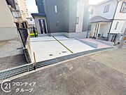 広々とした駐車場です。苦手な方も楽々と駐車できます。