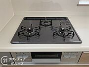 お手入れしやすい3口コンロ！お料理が楽しくなりそうですね