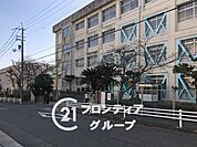 明石市立高丘東小学校 徒歩10分。 790m