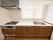 対面式キッチンで、ご家族とお話しながらお料理ができる楽しい空間です