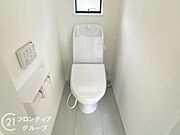 トイレは1階と2階の2カ所に設置！階段を上り下りせずに使用できるので、高齢の方にも安心です！