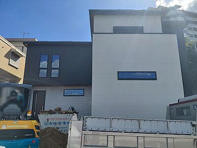 外観:ZEH水準の高性能住宅。対面キッチン×食洗機×パントリーで家事効率アップ!WIC2ヶ所+SIC+全居室収納で、衣類や荷物もすっきり片付く豊富な収納力。山陽電鉄本線「大蔵谷駅」徒歩12分。 外観:ZEH水準の高性能住宅。対面キッチン×食洗機×パントリーで家事効率アップ!WIC2ヶ所+SIC+全居室収納で、衣類や荷物もすっきり片付く豊富な収納力。山陽電鉄本線「大蔵谷駅」徒歩12分。