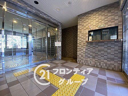 管理人が日勤している為、不審者やセールス訪問を監視・対応します。