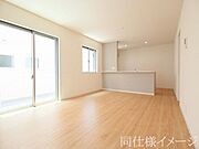 ＼同仕様写真／リビングのフローリング材には、木目や色調など木材特有の風合いがあり、ナチュラルな美しさで、日々の生活に温もりを与えてくれます。