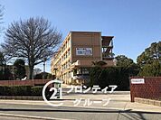 神戸市立岩岡中学校 徒歩19分。 1500m