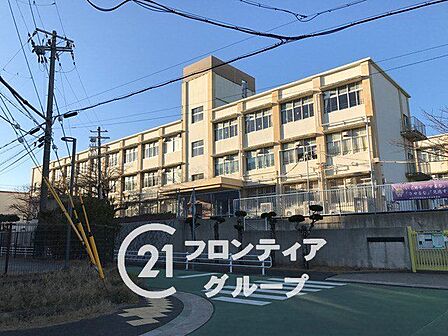 神戸市立小束山小学校 徒歩10分。 750m