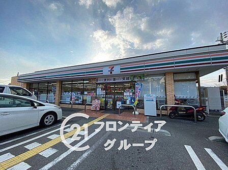 セブンイレブン神戸多井畑南町店 徒歩8分。 570m