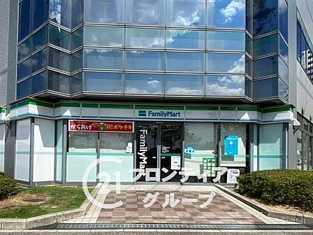 ファミリーマート西神南店 徒歩4分。 320m
