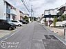 その他：幅広い道路が確保されており、車の出入りがスムーズに行えます。周辺環境も整備されており、快適な生活をサポートします。