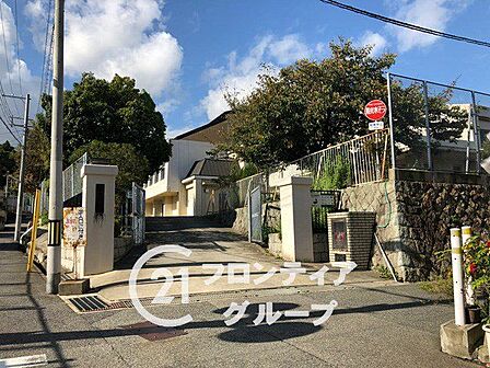 神戸市立飛松中学校 徒歩7分。 530m