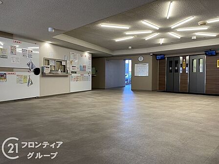 明るい照明と洗練されたデザインが、上質な雰囲気を演出します。