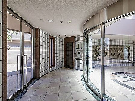 エリアの特性や周辺環境についての情報提供も行っています。物件だけでなく、地域の暮らしやすさも含めてご確認いただけます