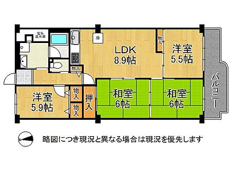 和室2室、洋室2室を備えた4LDKの角住戸です。