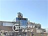 周辺：大久保駅(JR西日本 山陽本線) バス乗車8分、「高丘5丁目」バス停徒歩2分。大久保駅は大規模な駅ビルで周辺にも商業施設が充実しているので、ちょっとした買い物ならいっぺんに済みます。また南北両側にロ…