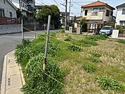 2区画とも、2面の道路に面しています。　