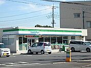 ファミリーマート大宮御蔵店 272m