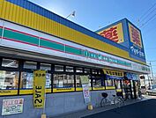 マツモトキヨシ霞ヶ関駅前店 98m