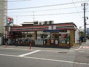 セブンイレブンさいたま大宮氷川参道店 308m