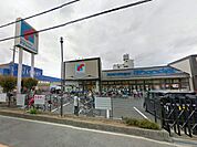 万代平野流町店(スーパー)まで586m