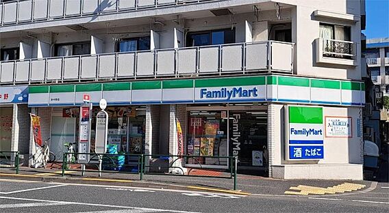 ファミリーマー...