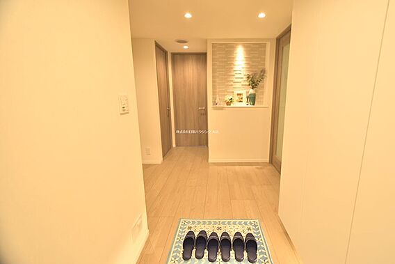 下足入れ完備の...