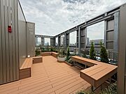 ●屋上テラス(テナント共用)／喫煙スペース有