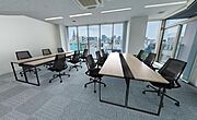 【デザインセットアップオフィス】受付・会議室等内装造作済／画像の執務室デスク設置無し／別区画の参考画像・イメージパース含む。